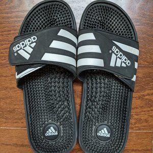 Men's Adidas Adissage slides, size 9